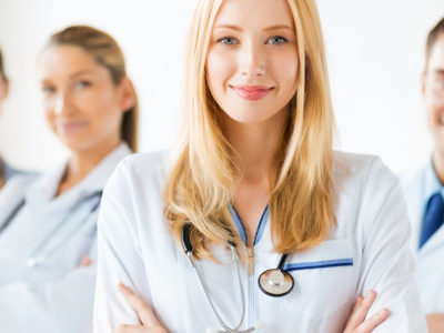 photodune-5079010-female-doctor-in-front-of-medical-group-m-670x300.jpg